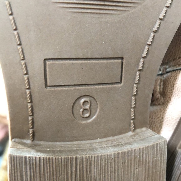 New toddler girls shimmer boots w/side bows.  Size 8. Beige with a hint of pink. - Picture 7 of 13